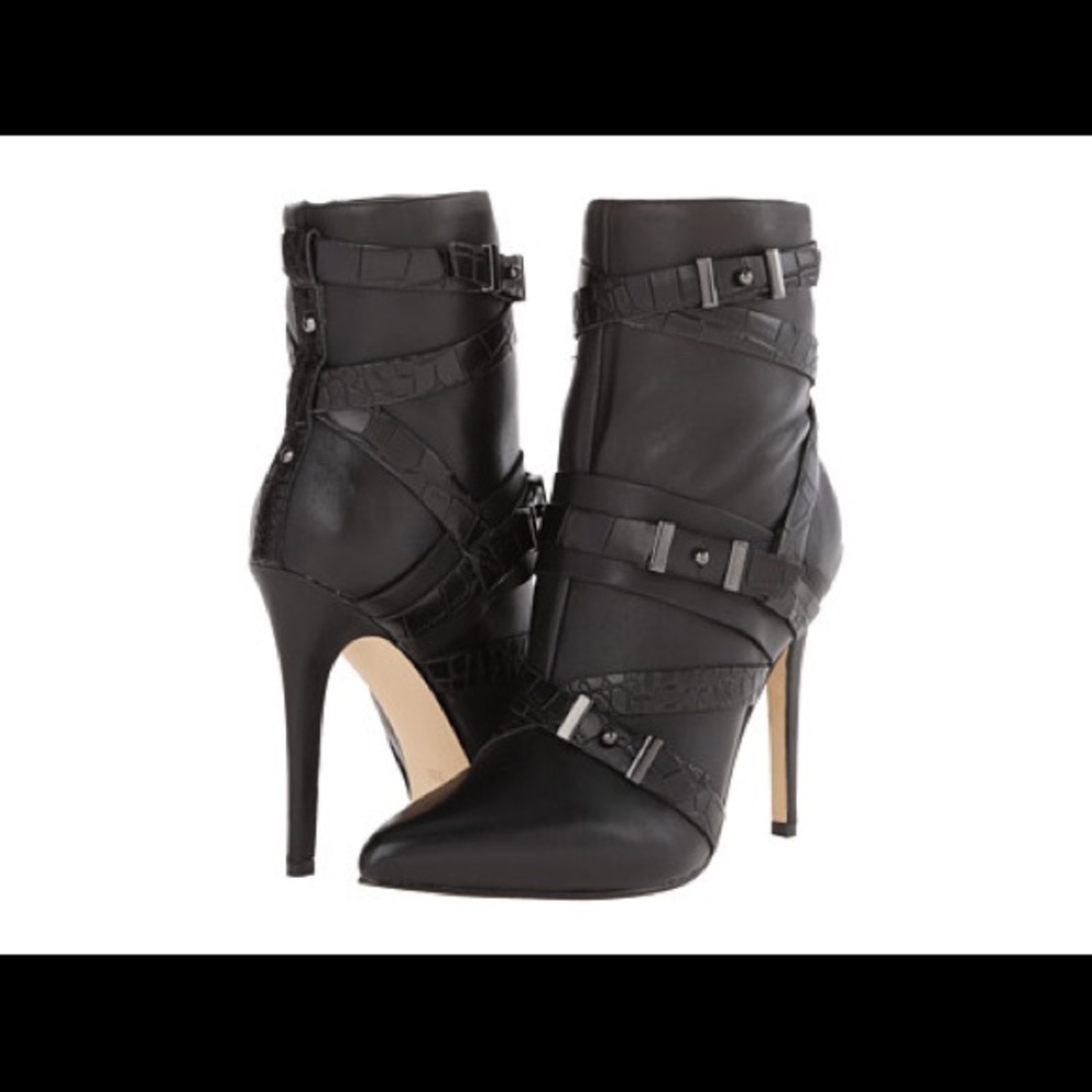 Guess Pointed toe boots booties